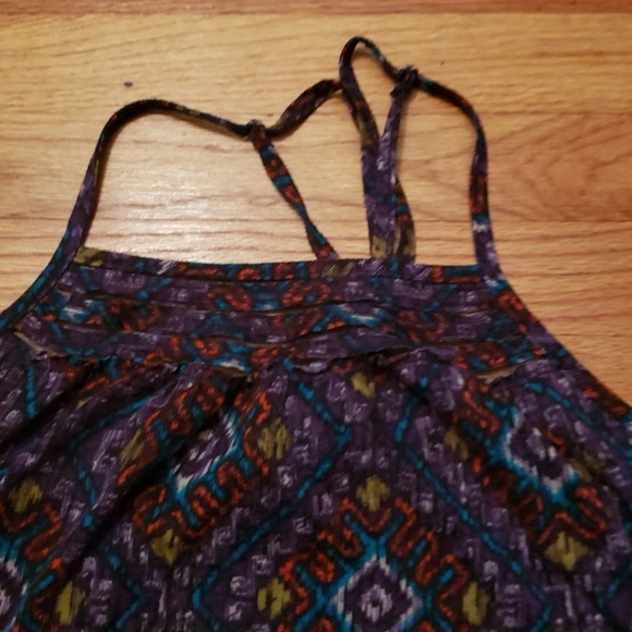 Tops - Picture 6 of 7